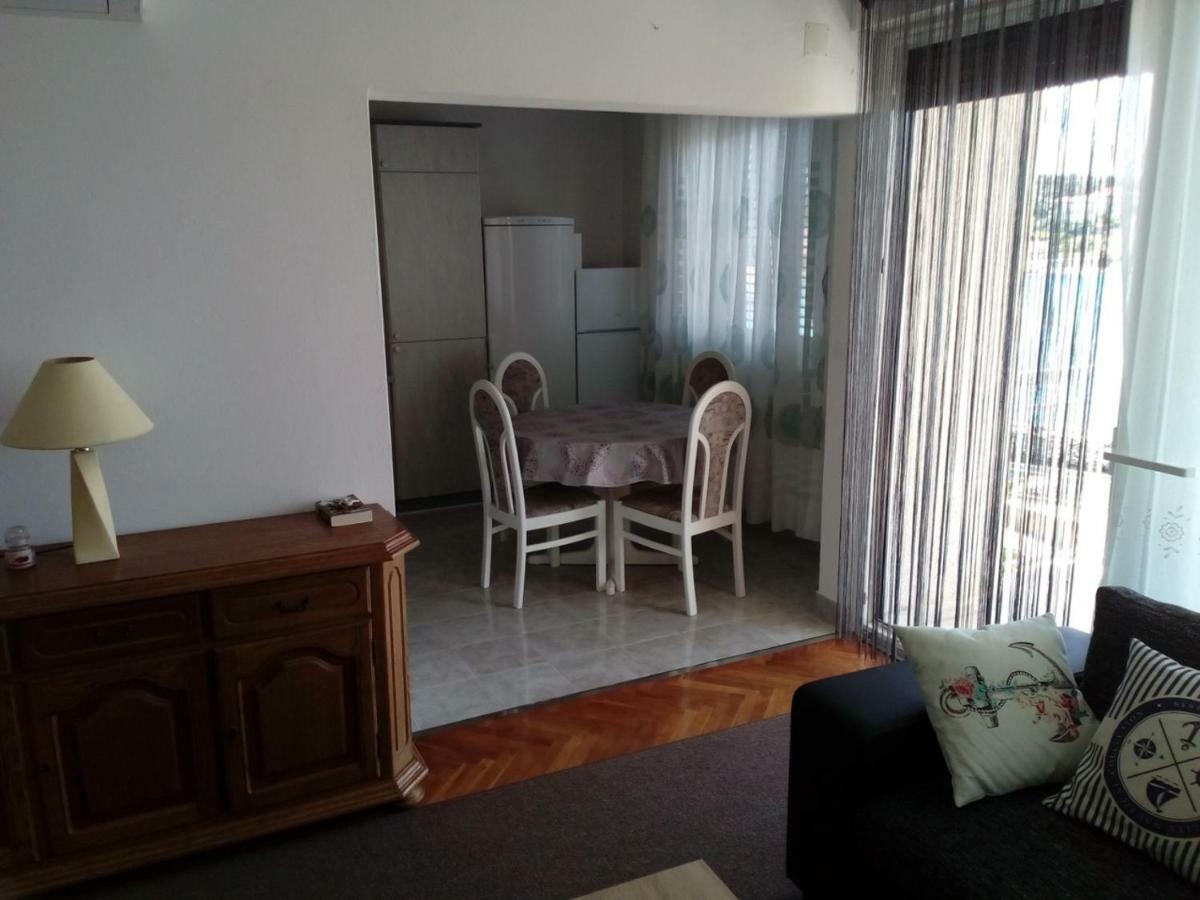 Apartment Dora 1 Jakisnica Lun  Extérieur photo