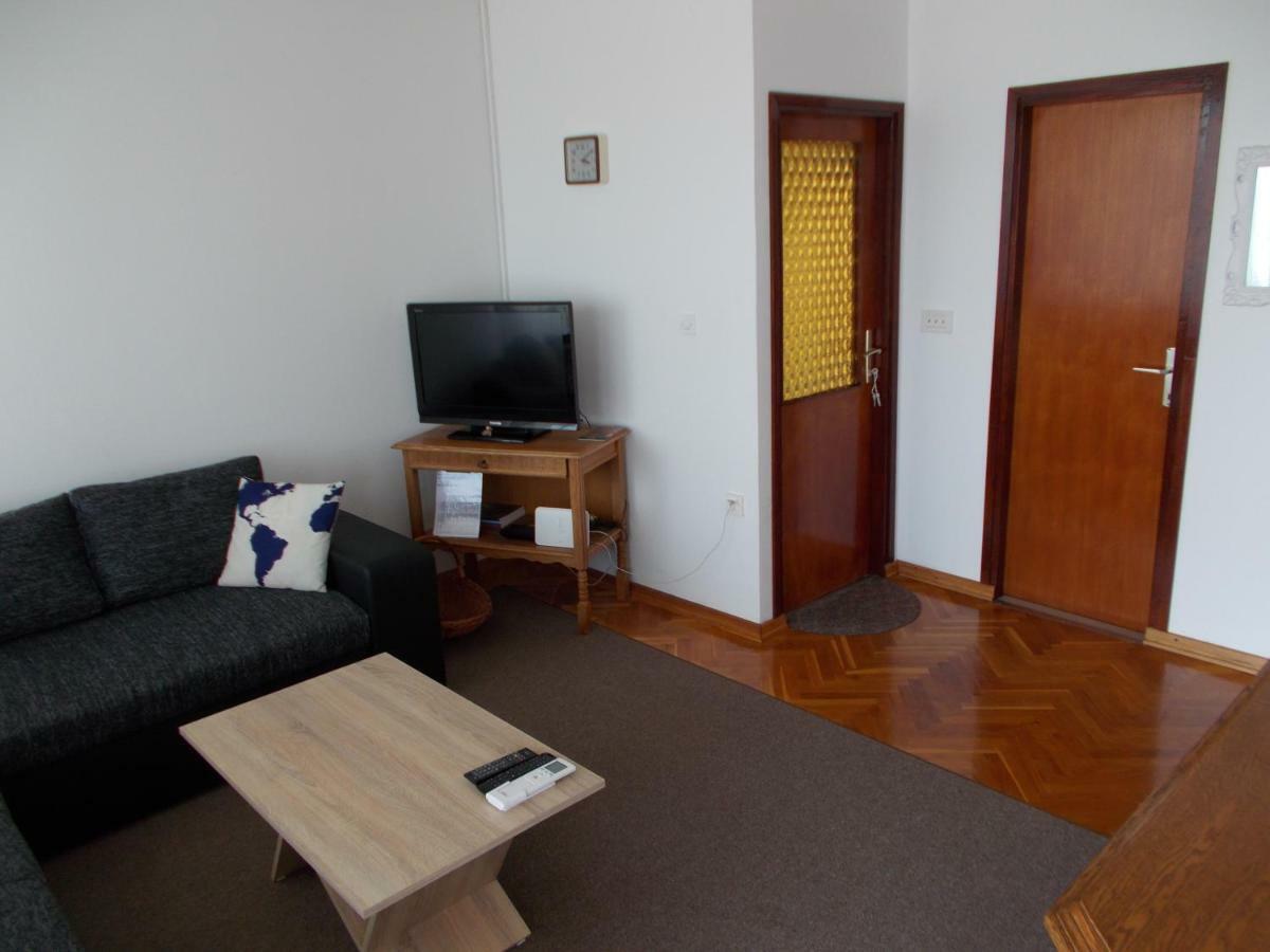 Apartment Dora 1 Jakisnica Lun  Extérieur photo