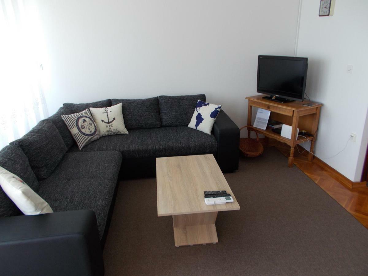 Apartment Dora 1 Jakisnica Lun  Extérieur photo